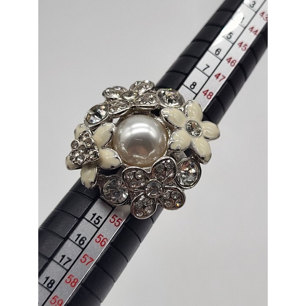 Lia Sophia "Catch The Bouquet" Crystal Rhinestone Faux Pearl Fashion Ring Size 6 - Picture 9 of 11